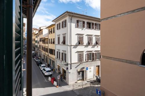 Via Santa Reparata, 1 - 2nd floor - Stunning and Spacious 10 min to Historic Center