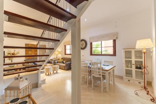 Quevedo Deluxe Duplex by Valcambre