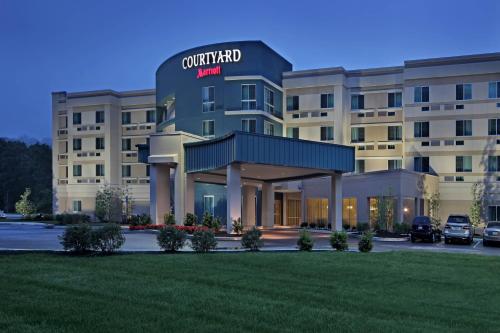 a rendering of the front of a hotel at Courtyard Philadelphia Coatesville Exton in Coatesville