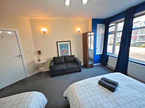 Bright and Spacious 2-Bedroom Flat Near Emirates Stadium photo 7