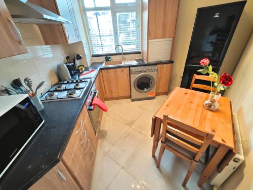 Bright and Spacious 2-Bedroom Flat Near Emirates Stadium photo 28