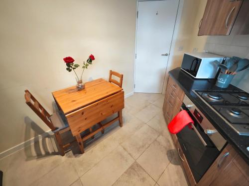 Bright and Spacious 2-Bedroom Flat Near Emirates Stadium photo 9