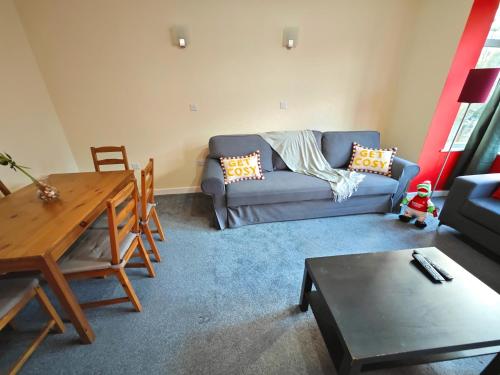 Bright and Spacious 2-Bedroom Flat Near Emirates Stadium photo 15