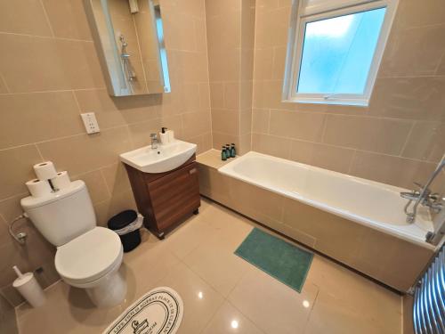 Bright and Spacious 2-Bedroom Flat Near Emirates Stadium photo 8