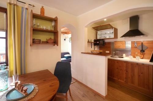 Kuchyň nebo kuchyňský kout v ubytování Landhaus Rieser