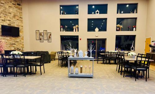 Μια τηλεόραση ή/και κέντρο ψυχαγωγίας στο Qube Hotel - Polk City