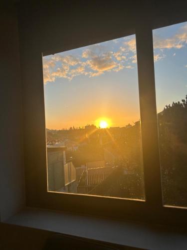 Spacious Porto Duplex with 4 Bedrooms and 4 Bathrooms for 8 Guests
