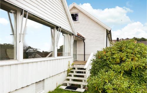 Five-Bedroom Holiday Home In Mandal