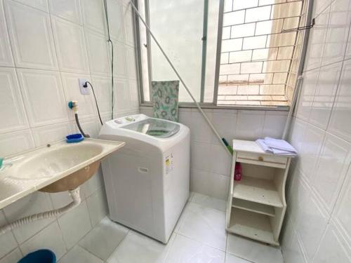 Koupelna v ubytování Apartamento Mobiliado com 3 Quartos, sendo 1 suíte