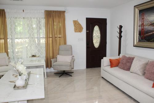 Un lugar para sentarse en Southern Elegance Gateway