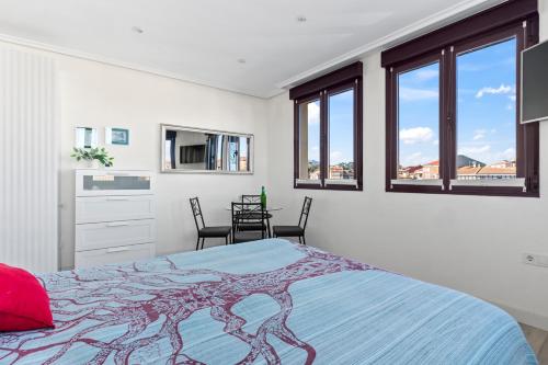 Apto. San Antón frente al puerto de Llanes