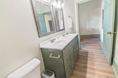 Koupelna v ubytování 3Bd 2Ba Oasis in Historic Olde Towne