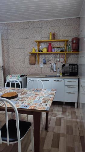 Dapur atau dapur kecil di Casa de 2 quartos em Areias