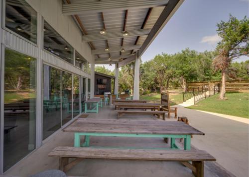 Imagen de la galería de The Liney Moon, en Dripping Springs