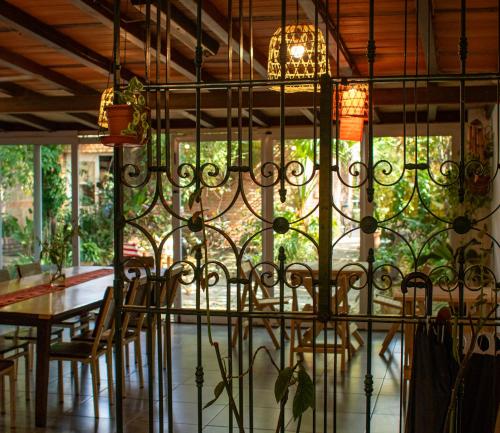 En restaurant eller et andet spisested på Hostel Teyuí