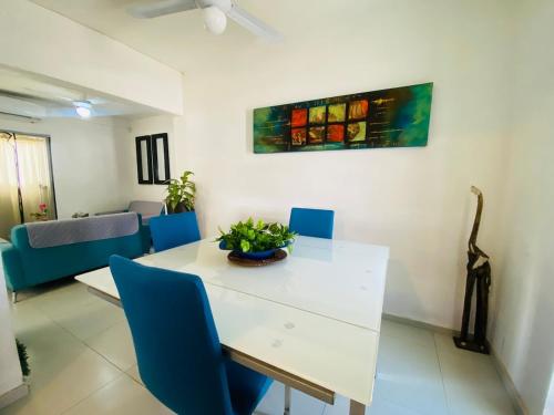 Гостиная зона в Ground floor apartment, CAS, Centenario, Cons