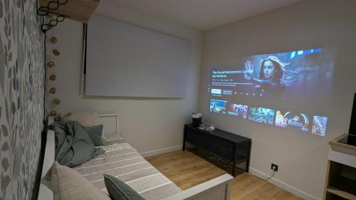 Μια τηλεόραση ή/και κέντρο ψυχαγωγίας στο Jupiter Tiny House