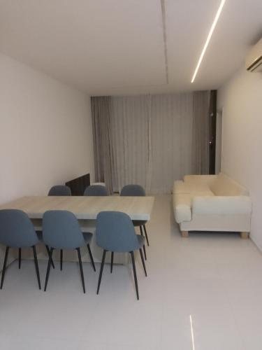 T1 da Marília fonte frances , terceiro piso a esquerda