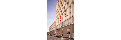 una representación del exterior de un hotel en ibis Acheres St Germain en Laye, en Achères