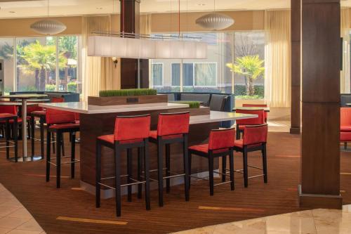 Restoran atau tempat lain untuk makan di Courtyard by Marriott Sacramento Cal Expo