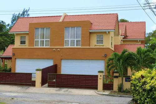 Cozy Townhouses with Private Pool by Southern Sight Barbados