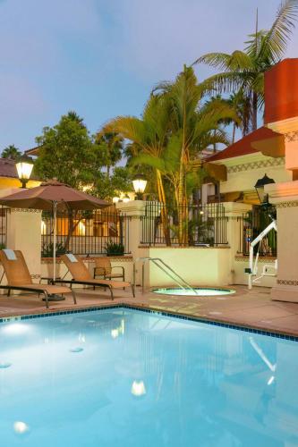 Πισίνα στο ή κοντά στο Courtyard San Diego Old Town