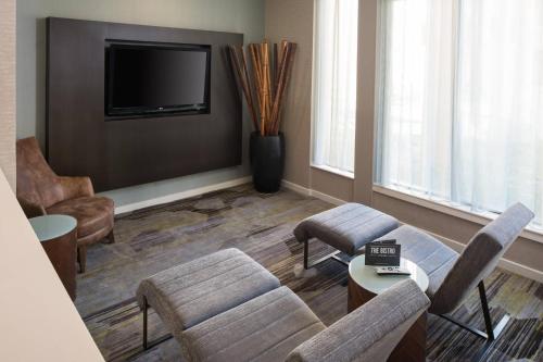 Courtyard by Marriott San Diego Sorrento Valley Image