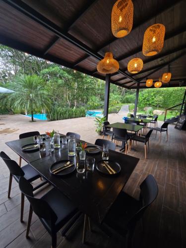 Bazén v ubytování Jungle River Resort nebo v jeho okolí