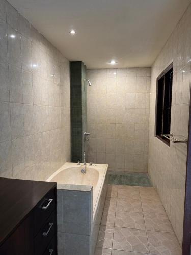 Un baño de Praschita Bali