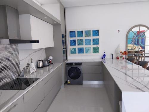 Nhà bếp/bếp nhỏ tại Villa Destiny AZ