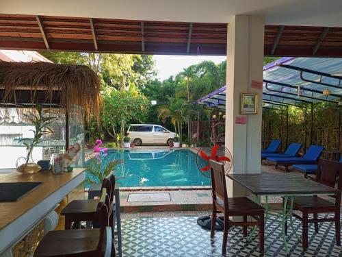 Piscina a Sojourner House - Dorms o a prop