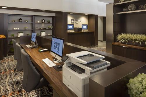 an office with a desk with a printer at Courtyard by Marriott Fishermans Wharf in San Francisco