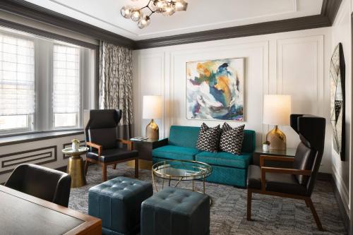 Courtyard by Marriott San Francisco Downtown/Van Ness Ave Image
