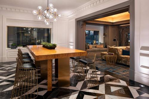 Courtyard by Marriott San Francisco Downtown/Van Ness Ave Image