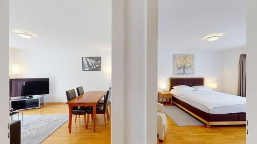 Executive 2 BR flat near to the lake - D10