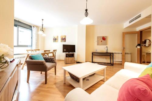 Cosy Bright Apt & 2BD 2BTH Salamanca &Goya