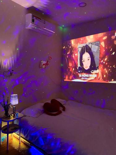 TV a/nebo společenská místnost v ubytování Home couple