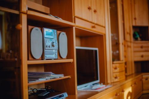A kitchen or kitchenette at Appartement ERIKA by MoniCare (Haus Claudia)