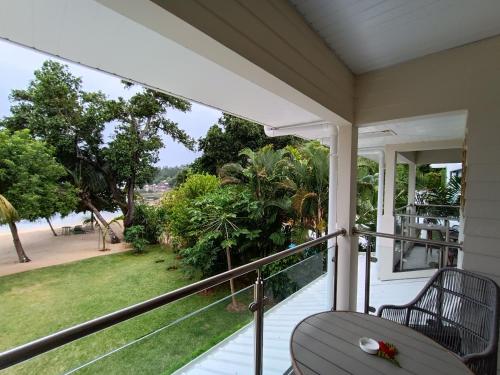 Balkón nebo terasa v ubytování Crown Beach Hotel Seychelles