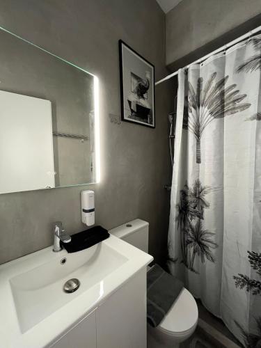 Muses Suite Stadiou by Zeussuites