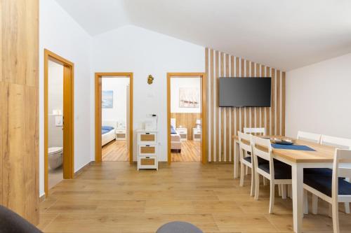 Vrdoljak - Apartment Gore - MPolo