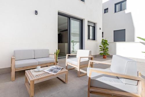 Wonderful apartment with terrace 1Bd1Bth- Center