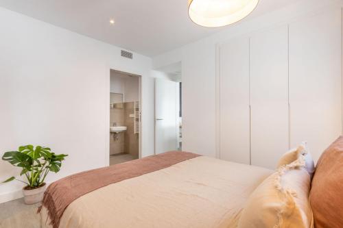 Wonderful apartment with terrace 1Bd1Bth- Center
