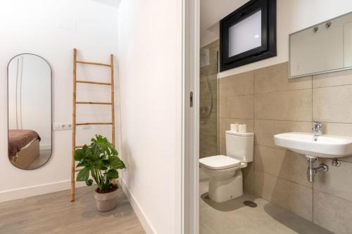 Wonderful apartment with terrace 1Bd1Bth- Center