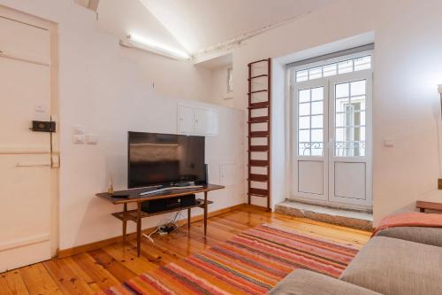 Bright & Central Loft by LovelyStay