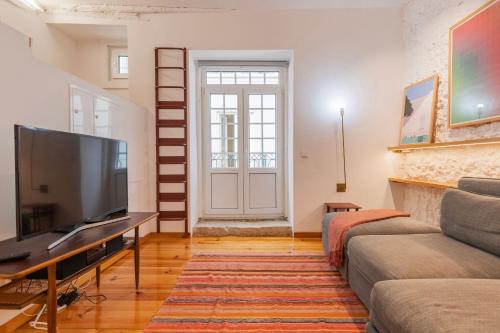 Bright & Central Loft by LovelyStay