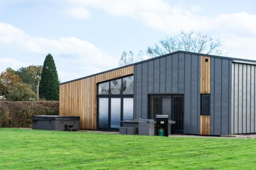 Κήπος έξω από το PRIVATE LUXURY BARN IN ITS OWN 0.75ACRES