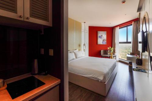 TV a/nebo společenská místnost v ubytování Mandala Apartment & Resort Chambay - Just 15 mins from Mui Ne Hon Rom
