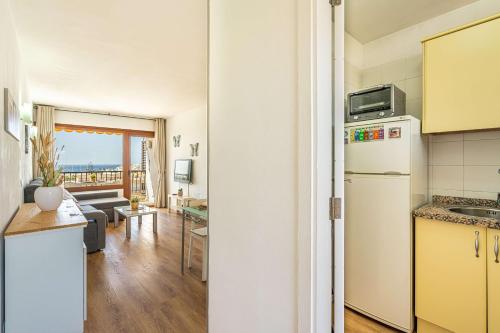 As de Casas - Achacay Apartment with Sea Views and Pool