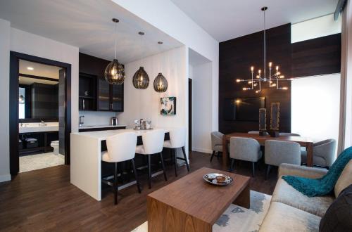 Posezení v ubytování Courtyard by Marriott Calgary South